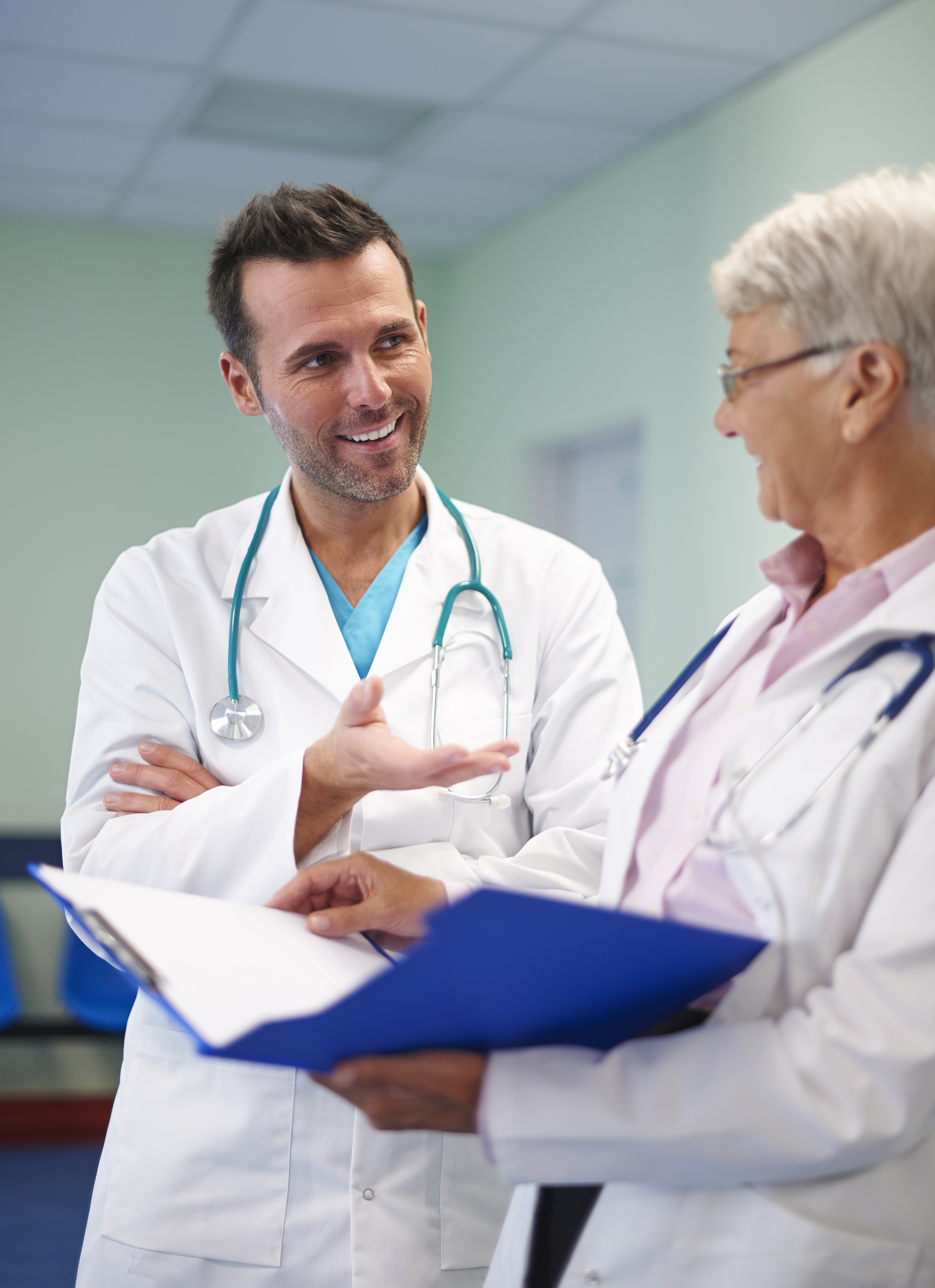 Médicos en consulta